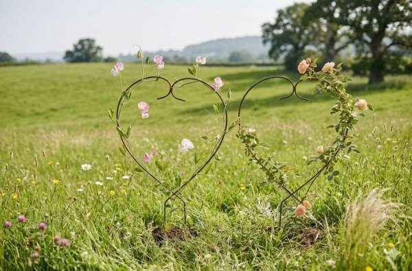 2er Set Romantische Rankhilfe in Herzform ca. 46 cm - Gartendekoration